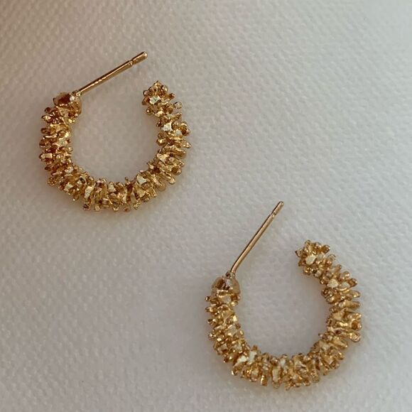 Small Gold Tone Sprinkle Textured Hoop Earrings – Playful Luxurious, Gift Ready - Picture 5 of 10